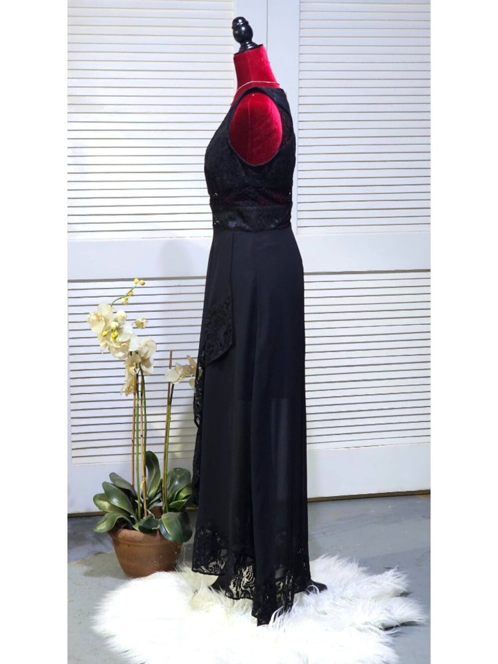 NWT Marciano Women's Black Lace Maxi Dress Sheer Overlay Deep V-Neck Sz 6 2562 - Picture 5 of 11